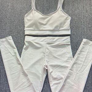 ALO Yoga Cream Sports Bra Size L